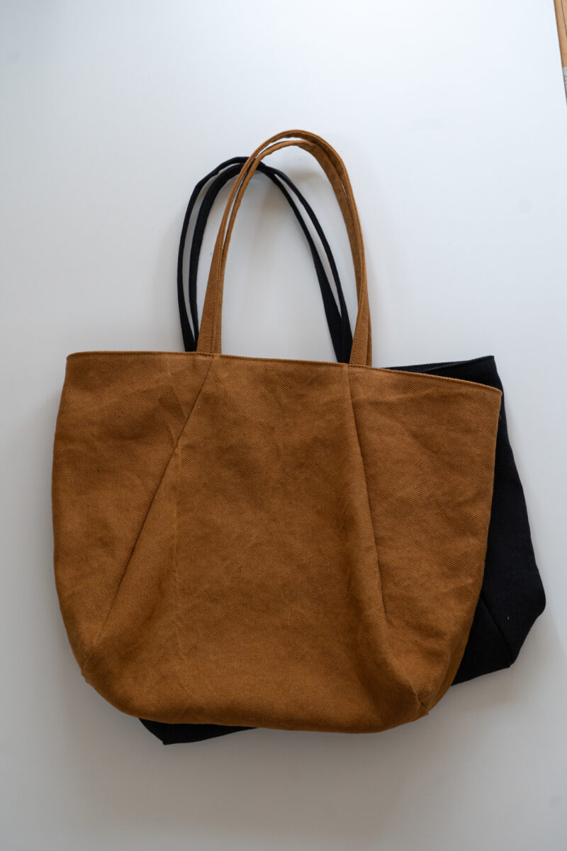 A4サイズが収納できるトートバッグ