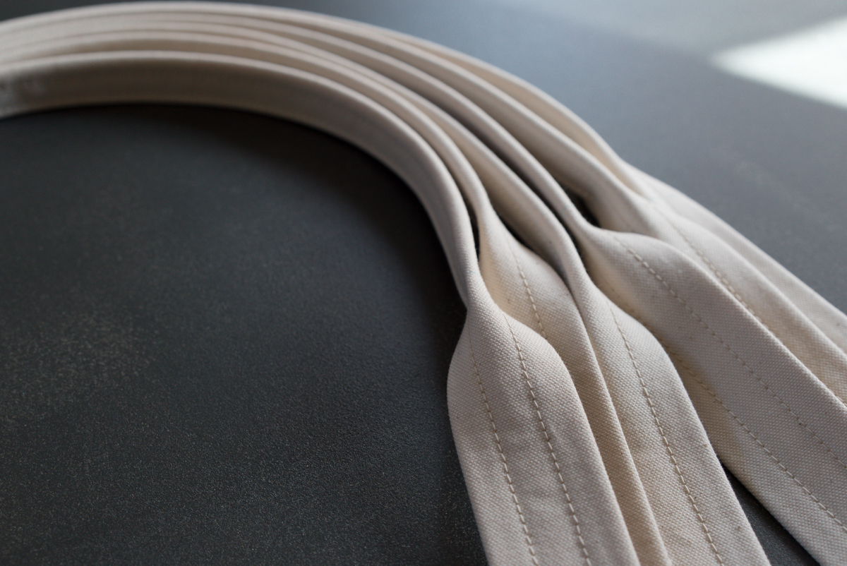 帆布のボストンバッグ