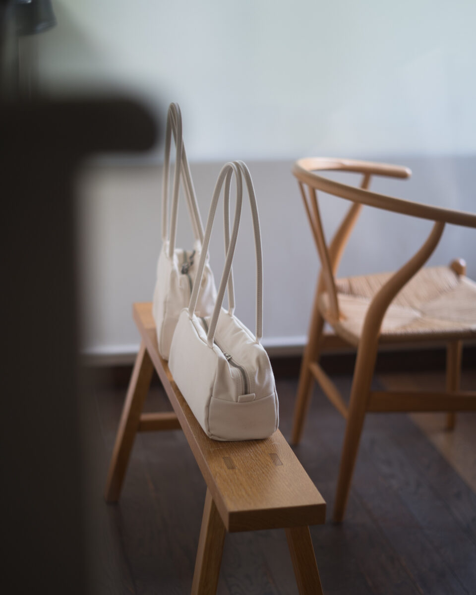 帆布のボストンバッグ