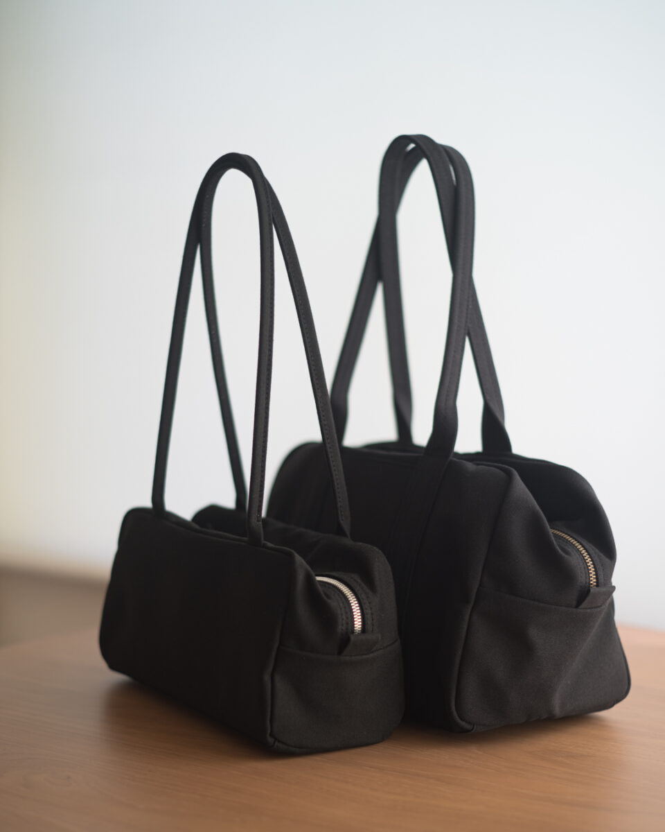 帆布のボストンバッグ