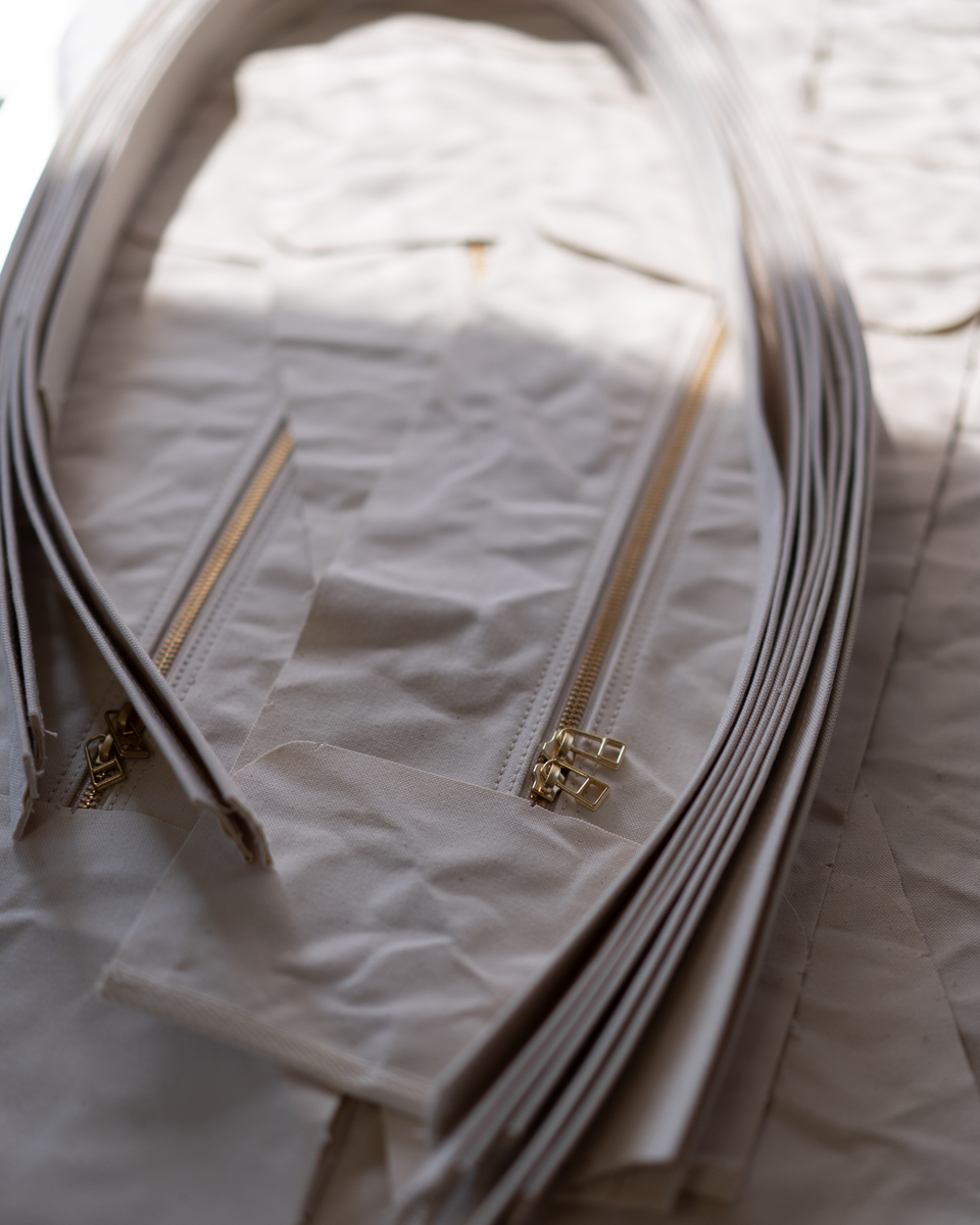 帆布のボストンバッグ