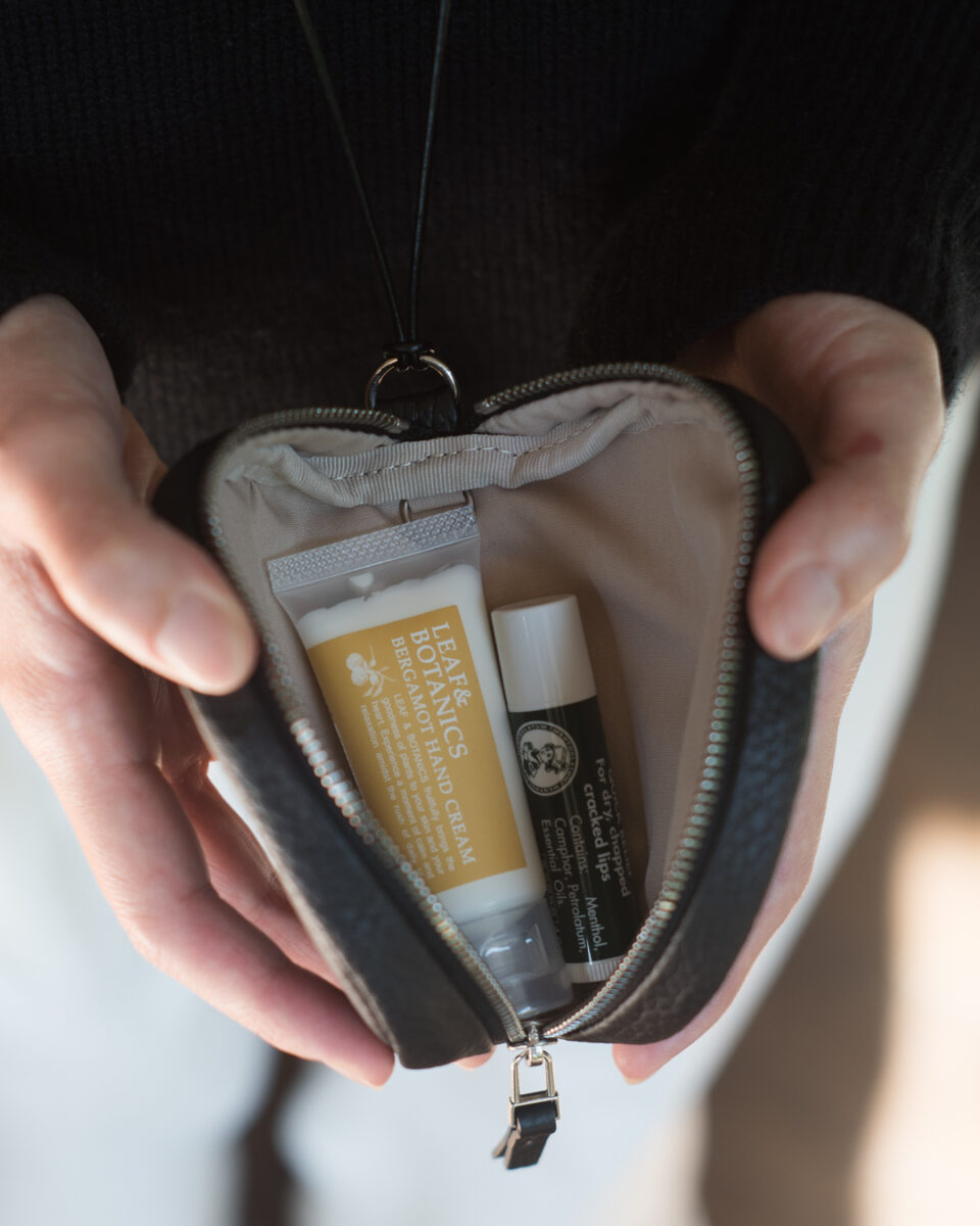 革のミニポシェット