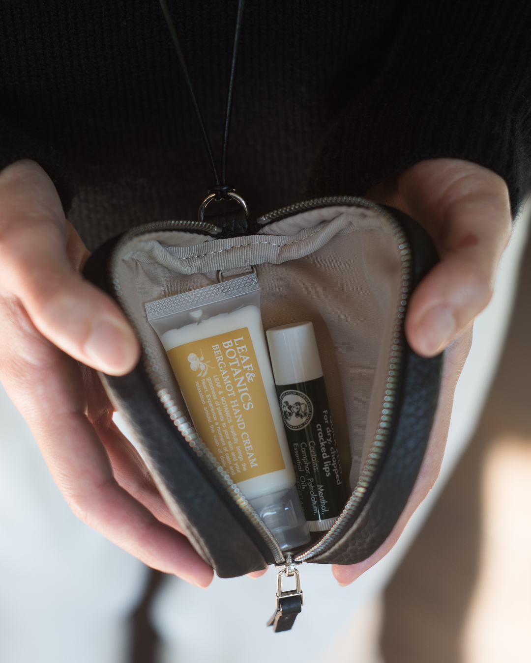 革のミニポシェット